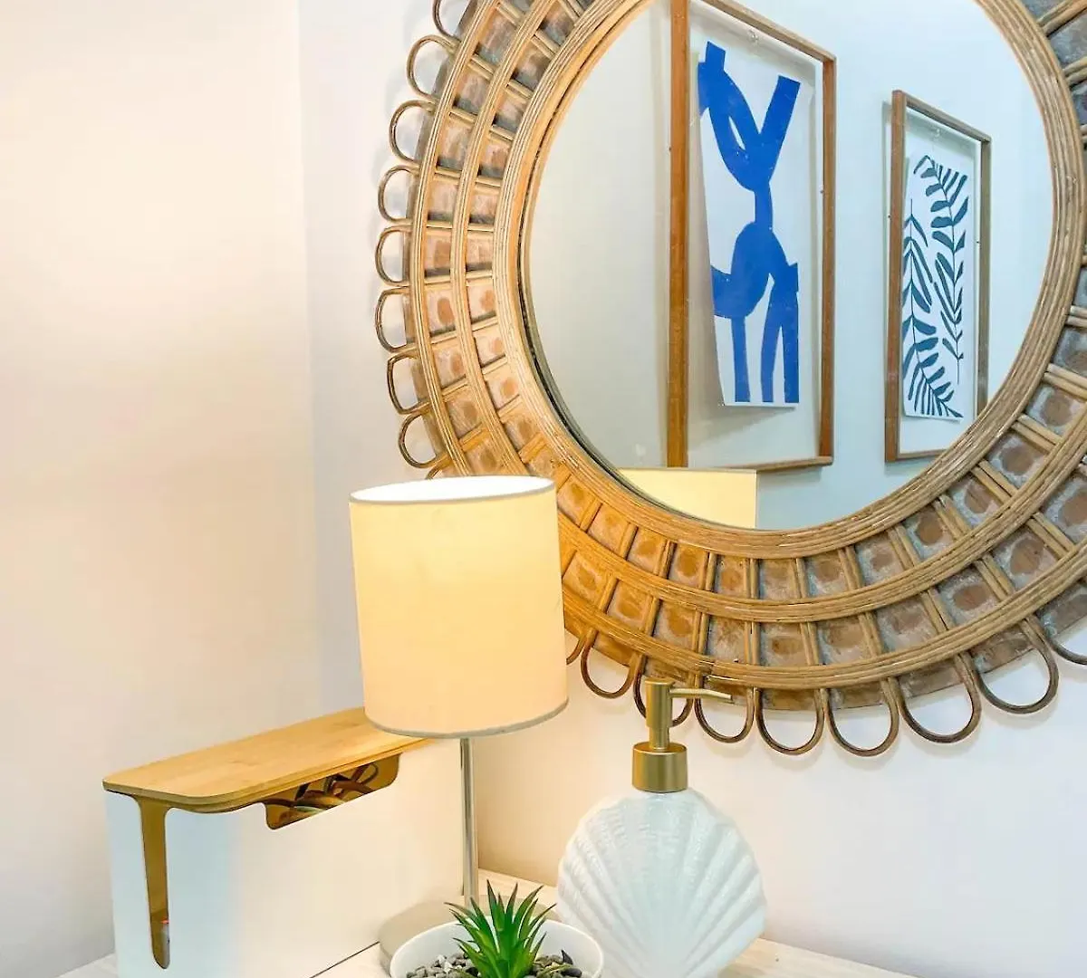 Cozy Condo Mandaluyong With Wifi & Near Train Station Manila 0*,  Philippines